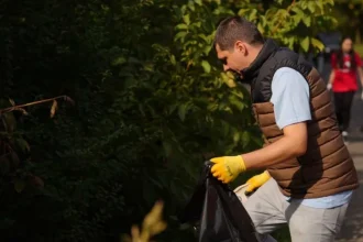 O tonă de deșeuri strânsă de pe centura Alexandriei de Octavian Teodorescu și voluntari
